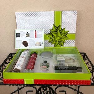 NIB Gift Set Chi “It cosmetics” Peter Thomas Roth